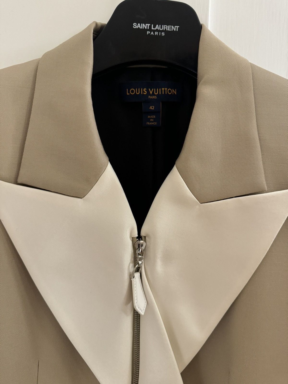 Louis Vuitton Louis Vuitton SS19 Beige Silk Wool Blend Blazer Jacket Size M / US 6-8 / IT 42-44 - 3 Thumbnail