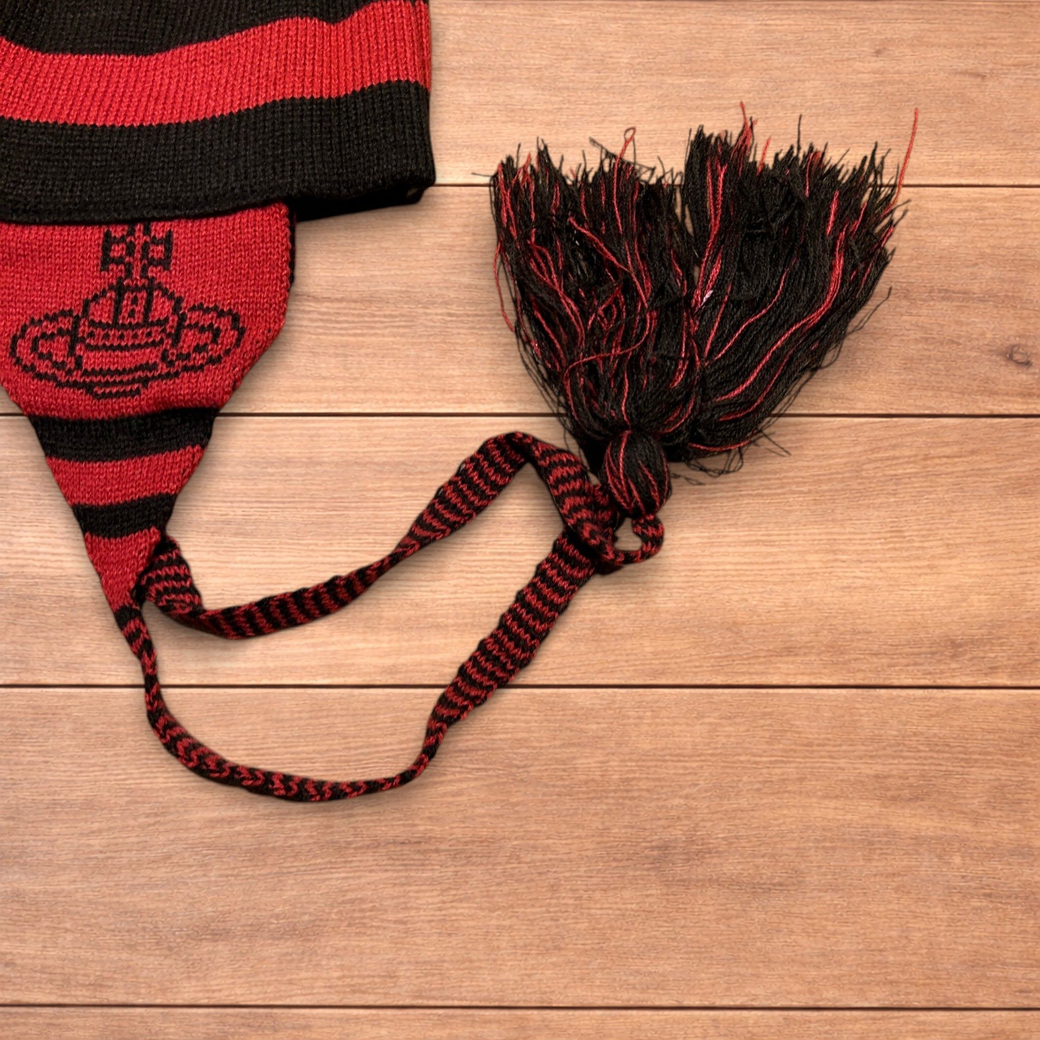Japanese Brand Vintage style Dappy ear flap bobble hat in black/red. Size ONE SIZE - 5 Thumbnail