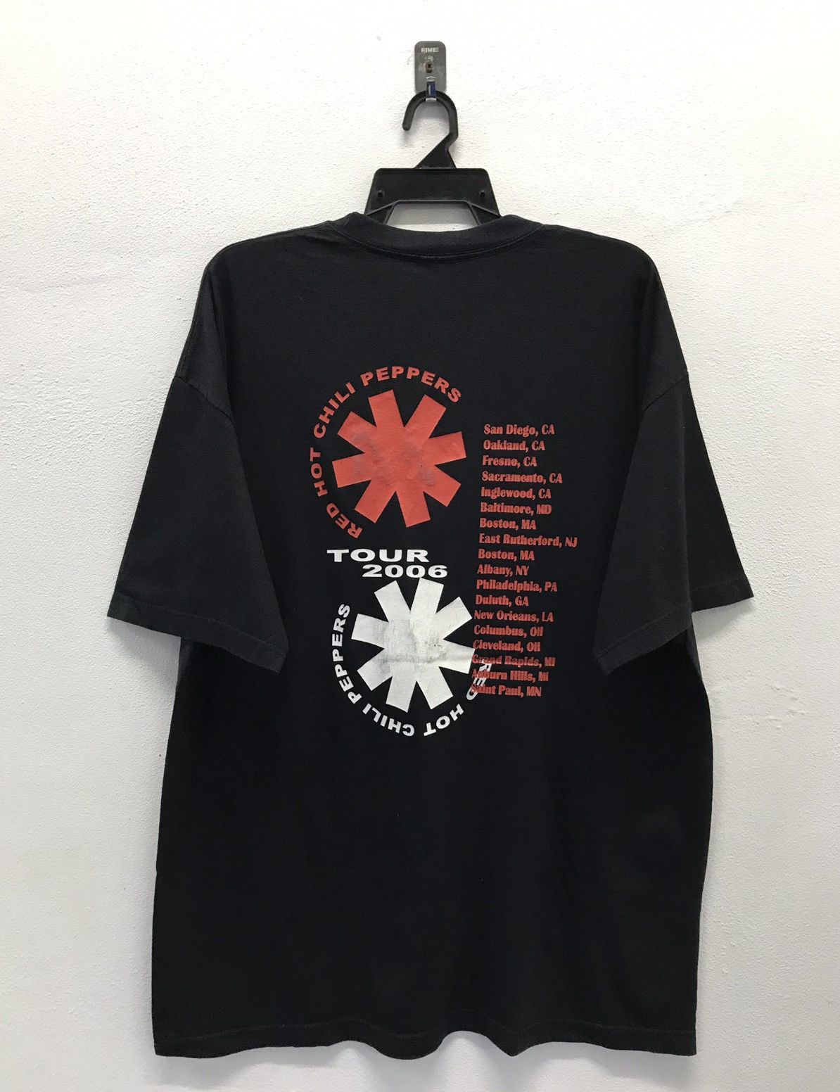 Band Tees × Vintage Vintage Red Hot Chili Peppers Tour 2006 Shirt Size US XXL / EU 58 / 5 - 2 Thumbnail