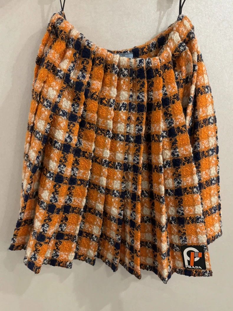 Prada Prada Plaid wool skirt 2501-Nextarrow Size 37" - 1 Thumbnail