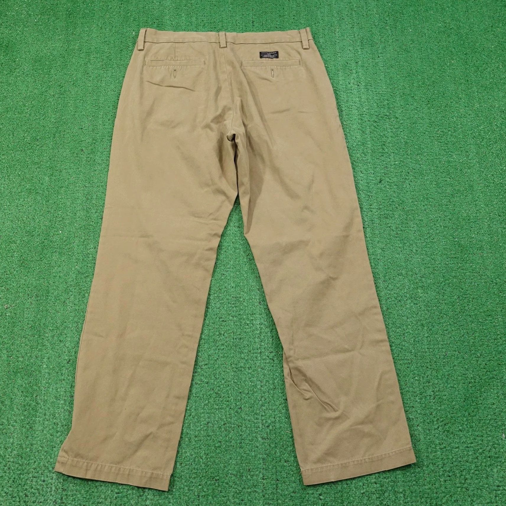 Banana Republic VINTAGE Banana Republic Pants Gavin Chino Flat Front Cotton Beige Mens 32x30 Khaki 30in Inseam Size US 32 / EU 48 - 4 Thumbnail