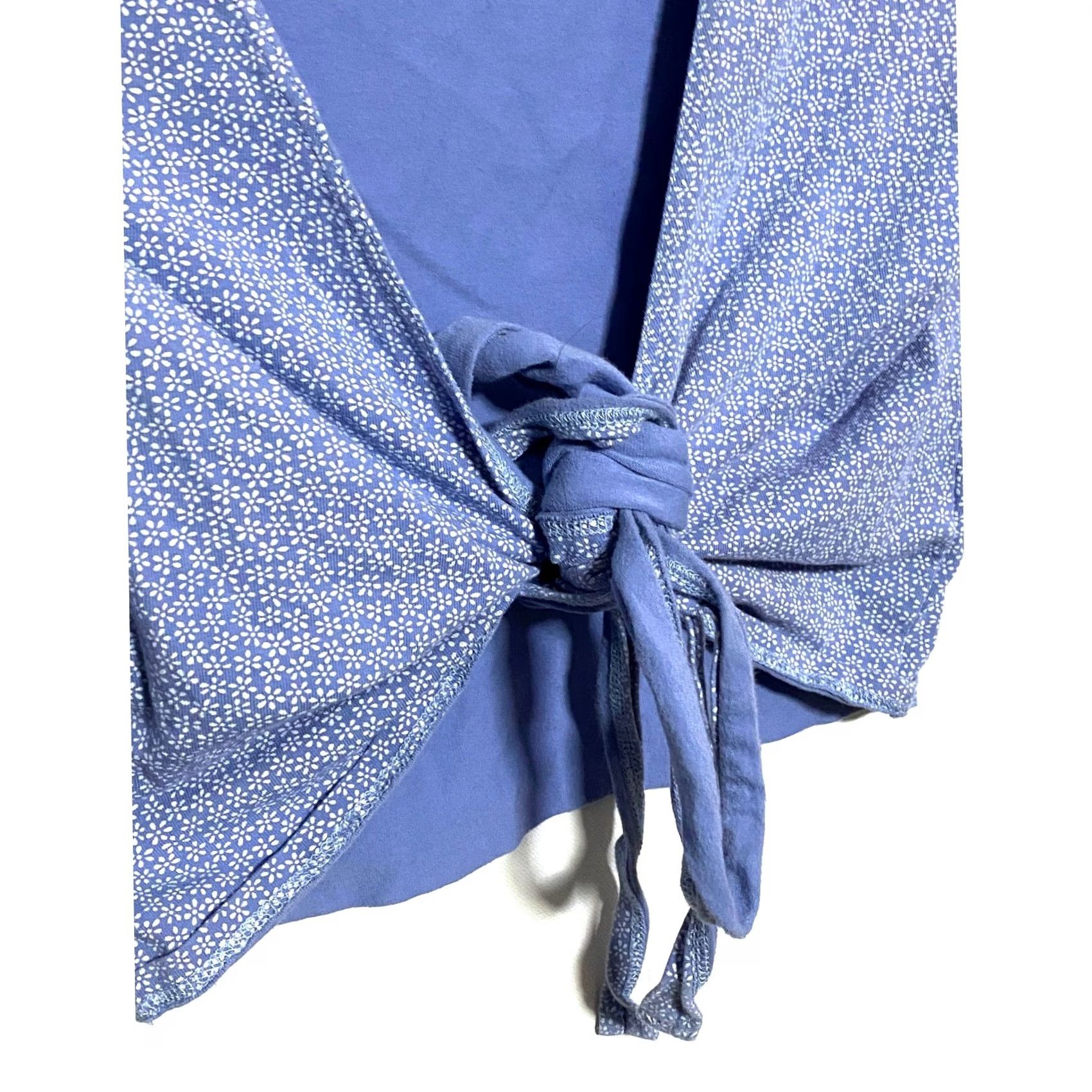 Brandy Melville Brandy Melville Floral Long Sleeve Crop Top Tie Front Cottage Milkmaid Prairie Blouse Womens M Blue Floral Spring Summer Casual Bohemian Size M / US 6-8 / IT 42-44 - 2 Thumbnail