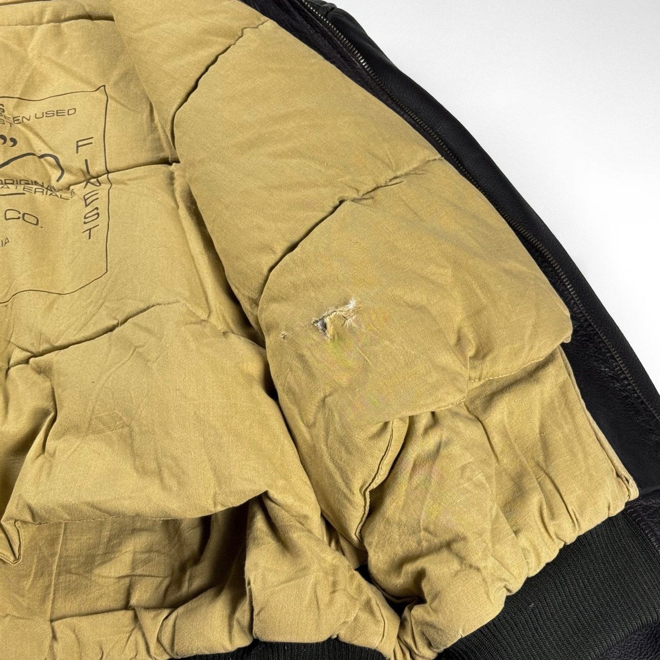 Levi's Levi’s Vintage Leather Jacket w Puffer Vest Made in Korea Size US L / EU 52-54 / 3 - 6 Thumbnail