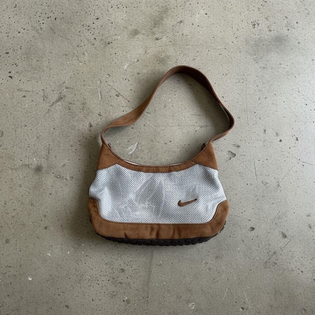 Nike The Nike Messenger Sneaker Sole Bag Size ONE SIZE - 1 Thumbnail
