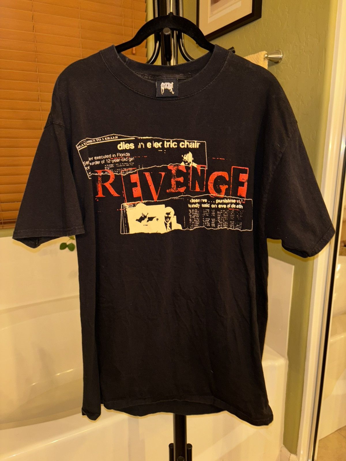 Revenge Revenge Ted Bundy Tee Size US L / EU 52-54 / 3 - 1 Thumbnail