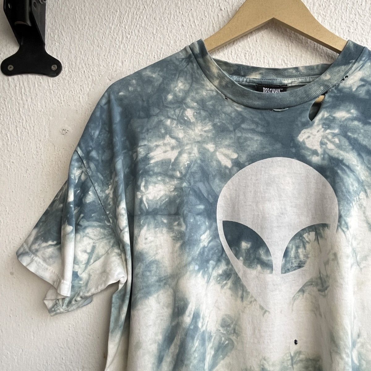 Alien Workshop Vintage Y2K BESCHWA Alien Bill Barker Distressed TShirt Size US L / EU 52-54 / 3 - 5 Thumbnail