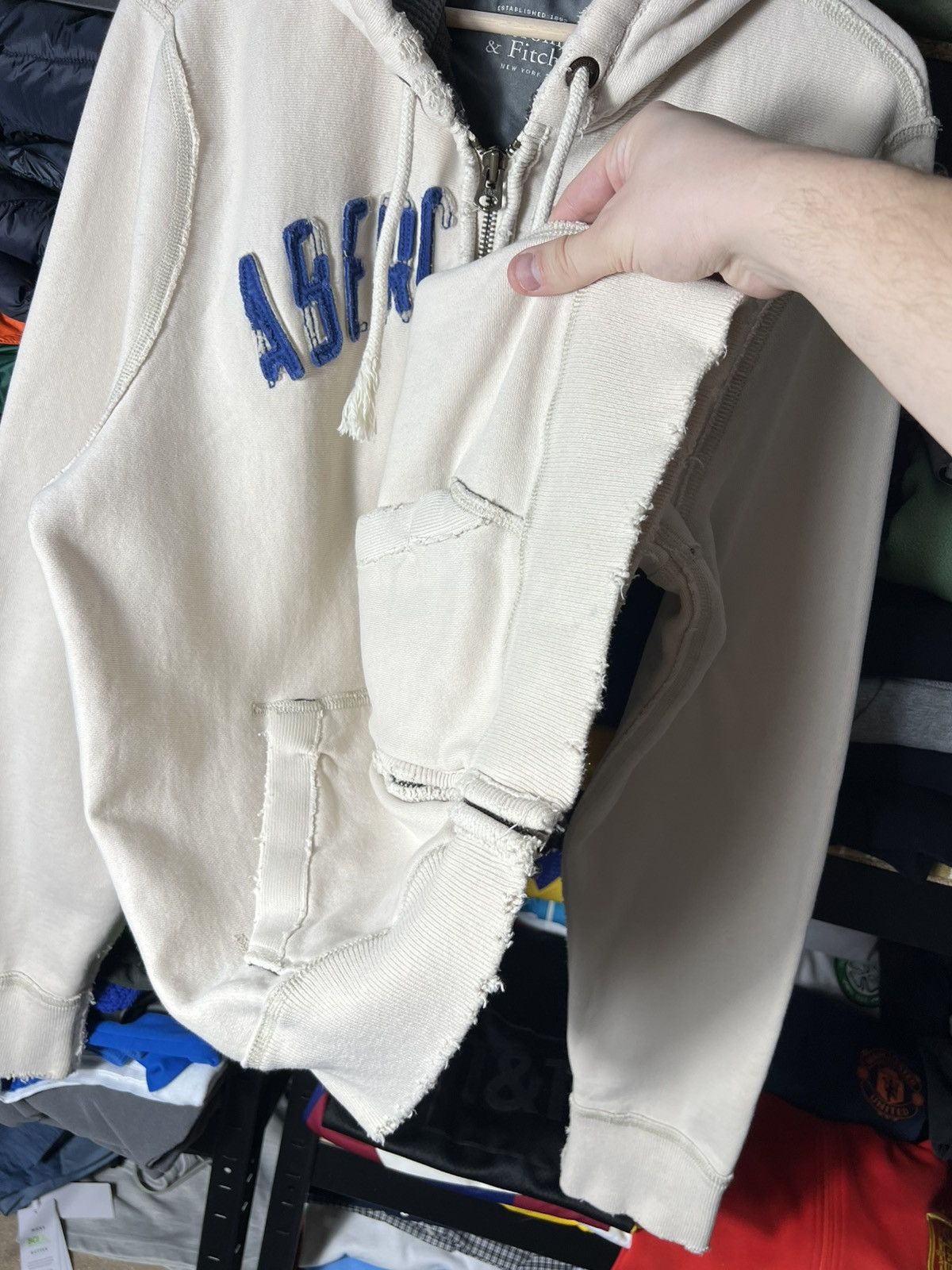 Abercrombie & Fitch Y2K Abercrombie & Fitch Distressed Vintage Hoodie Zip Up Size US XL / EU 56 / 4 - 7 Thumbnail