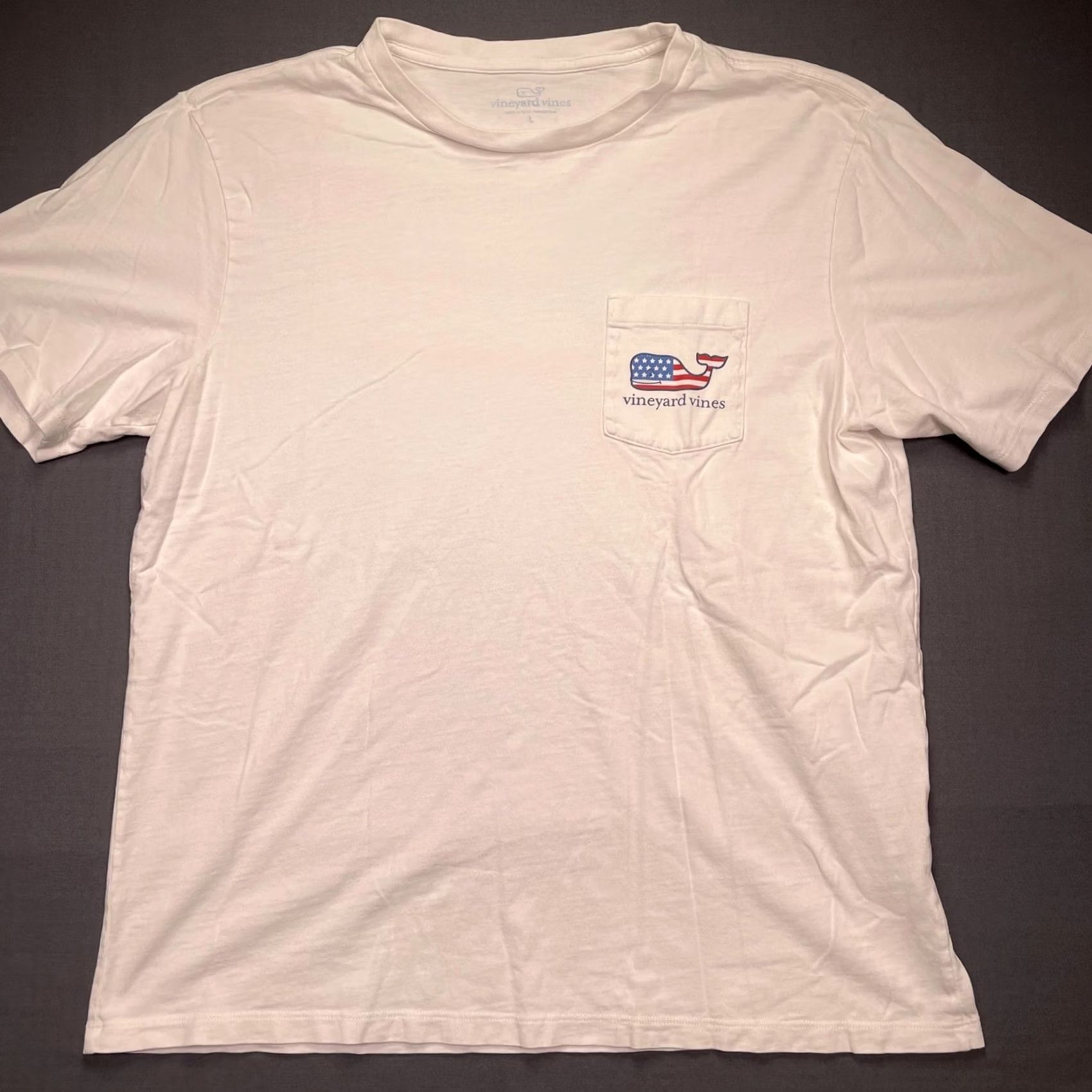 Vineyard Vines Vineyard Vines Shirt Mens Large White USA Flag Surfboards Pocket Graphic Tee Size US L / EU 52-54 / 3 - 4 Thumbnail