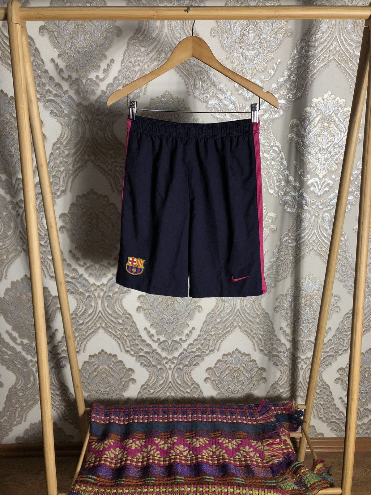 Nike VINTAGE NIKE FC BARCELONA SPAIN SOCCER JERSEY RETRO Y2K 90s Size US S / EU 44-46 / 1 - 1 Thumbnail