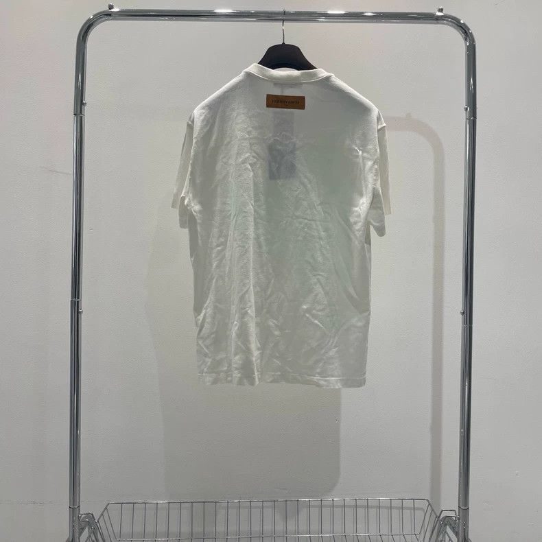 Louis Vuitton Louis Vuitton Airplane logo short sleeve Size US L / EU 52-54 / 3 - 3 Thumbnail