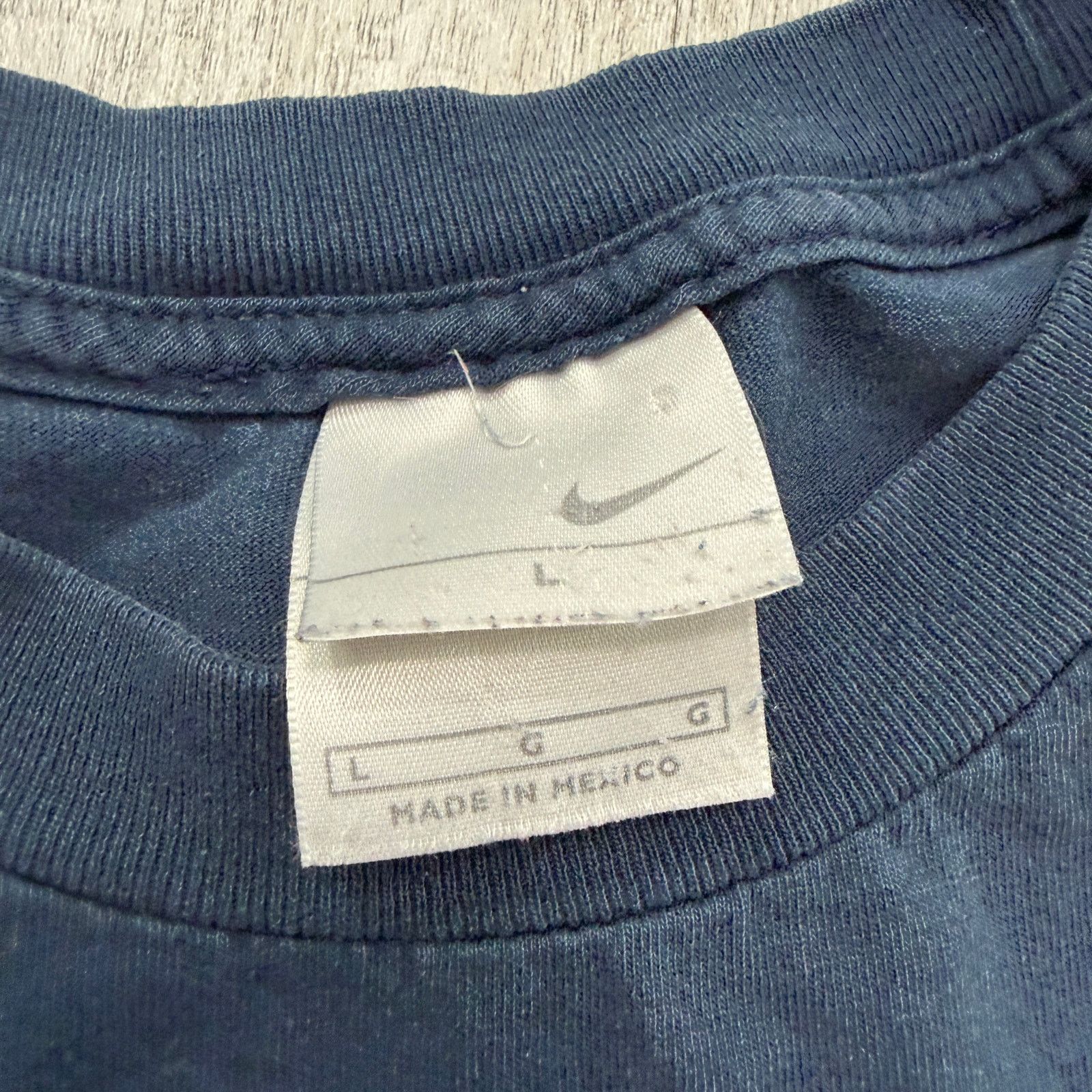 Nike Vintage Nike Swoosh Shirt Men's Large Blue Graphic Tee Size US L / EU 52-54 / 3 - 5 Thumbnail