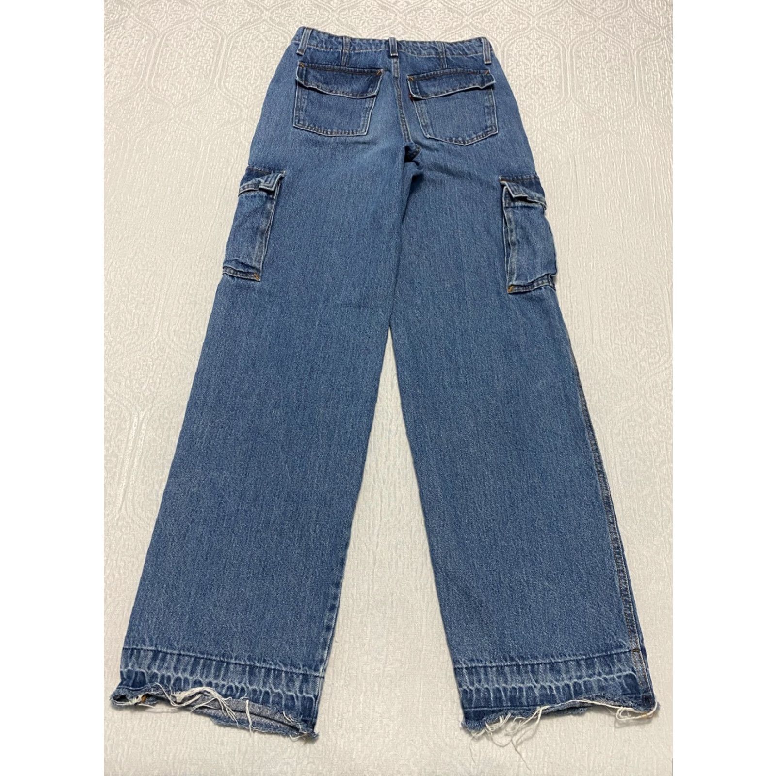 Levi's Levi's Baggy Cargo Jeans Women's Juniors Size 24x32 Blue Denim Raw Hem Jeans Cargo Pocket Wide-Leg Womens Size 27" / US 4 / IT 40 - 2 Thumbnail