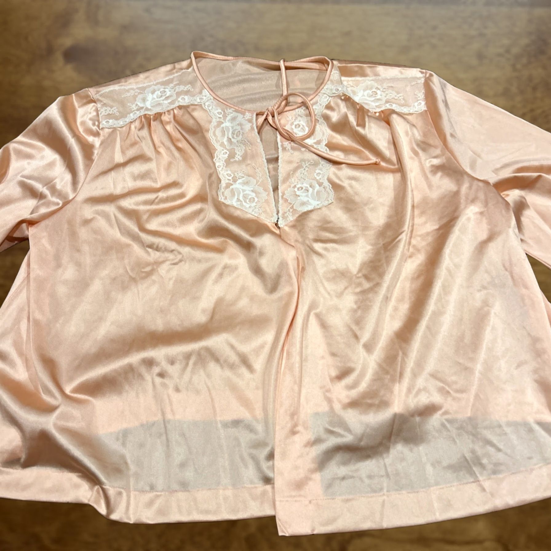 Pinko VTG Unbranded Pajama Top Size M Pink Made In USA Short Sleeve B25 Size M / US 6-8 / IT 42-44 - 1 Thumbnail