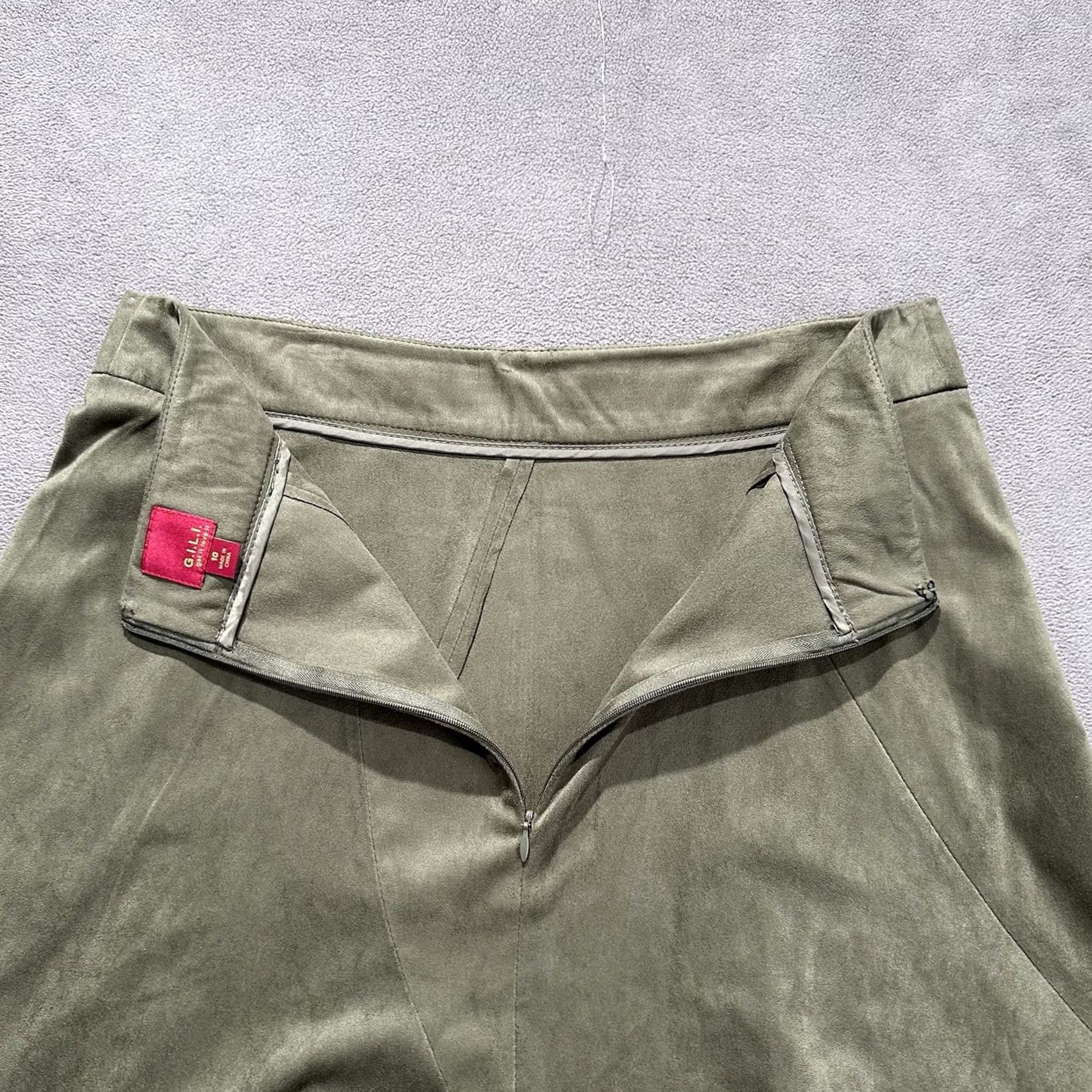Olive G.I.L.I Got It Love It Skirt Womens 10 Olive Green Faux Suede Flared A-Line READ Size 32" / US 10 / IT 46 - 6 Thumbnail
