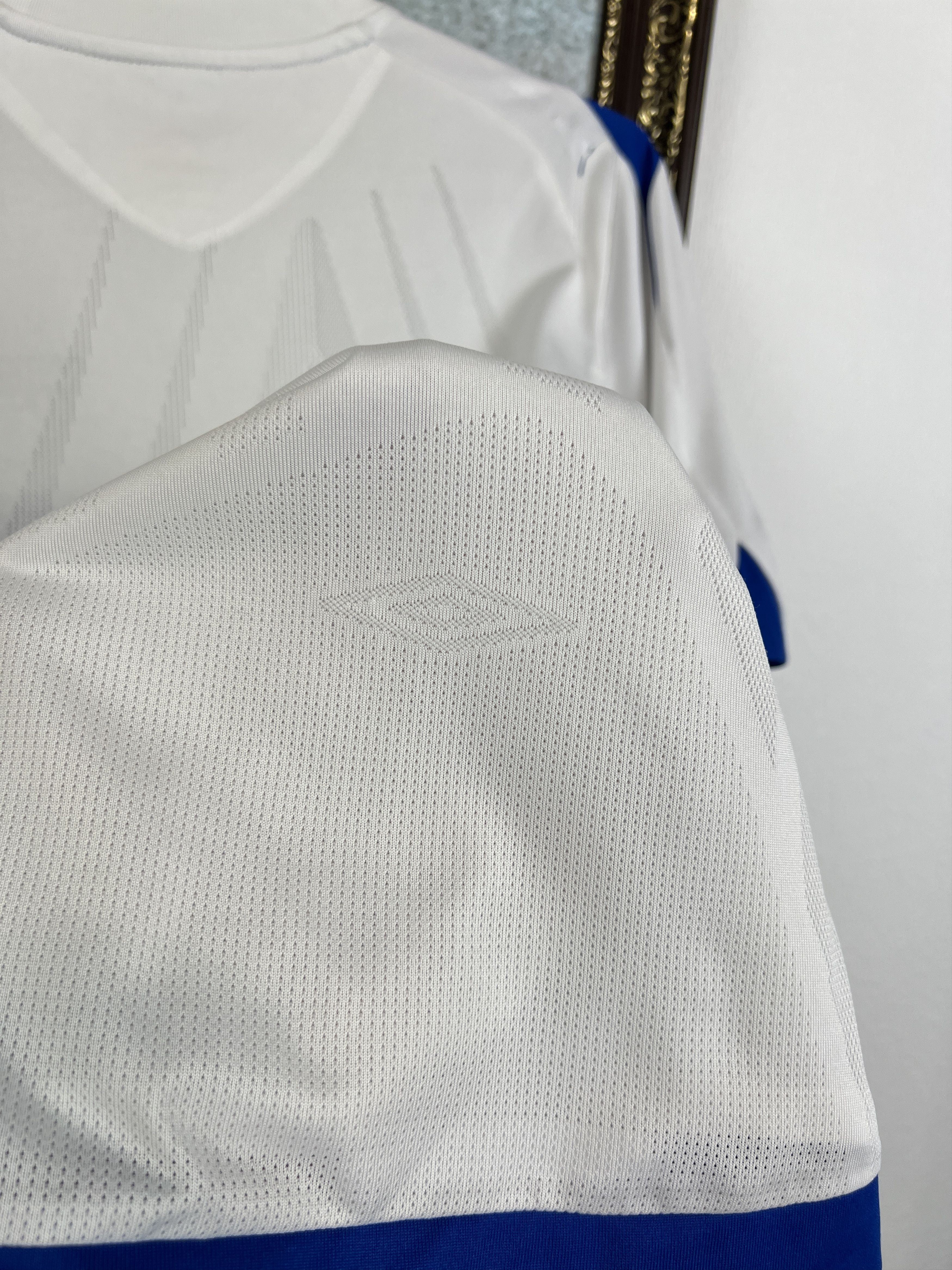 Umbro Vancouver Whitecaps Home football shirt Soccer Jersey Trikot Size US S / EU 44-46 / 1 - 10 Thumbnail