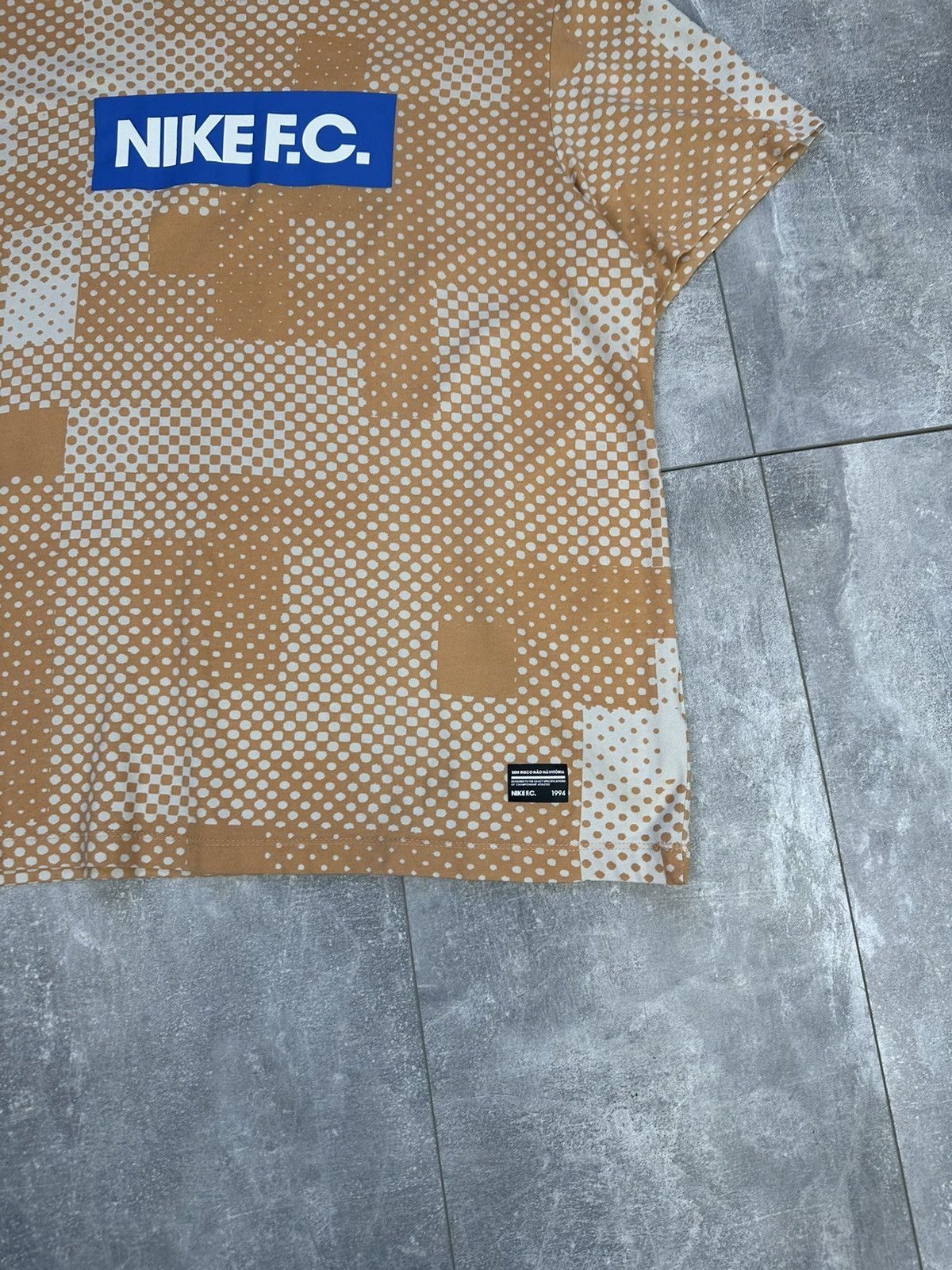 Nike Men’s Nike Fc soccer tee overprint logo Size US XL / EU 56 / 4 - 2 Thumbnail