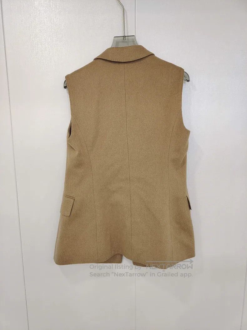 Max Mara Max Mara Solid V-neck Lapel Double-breasted Vest Size XS / US 0-2 / IT 36-38 - 2 Thumbnail