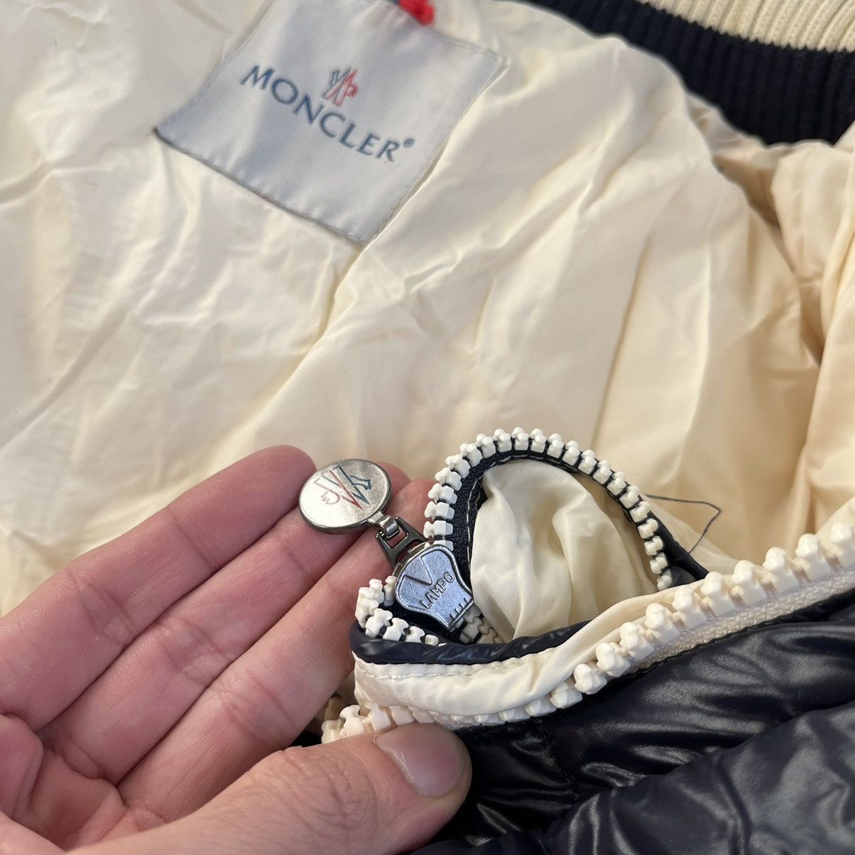 Moncler Moncler Leon Puffer Jacket Size US M / EU 48-50 / 2 - 13 Thumbnail