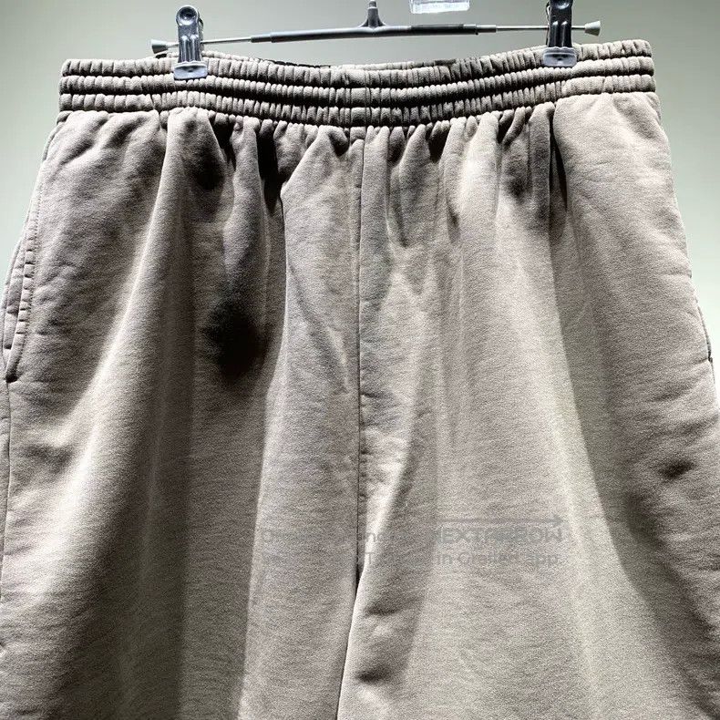 Balenciaga Balenciaga size XS Logo Printed Casual Short Pants Size US 27 - 3 Thumbnail
