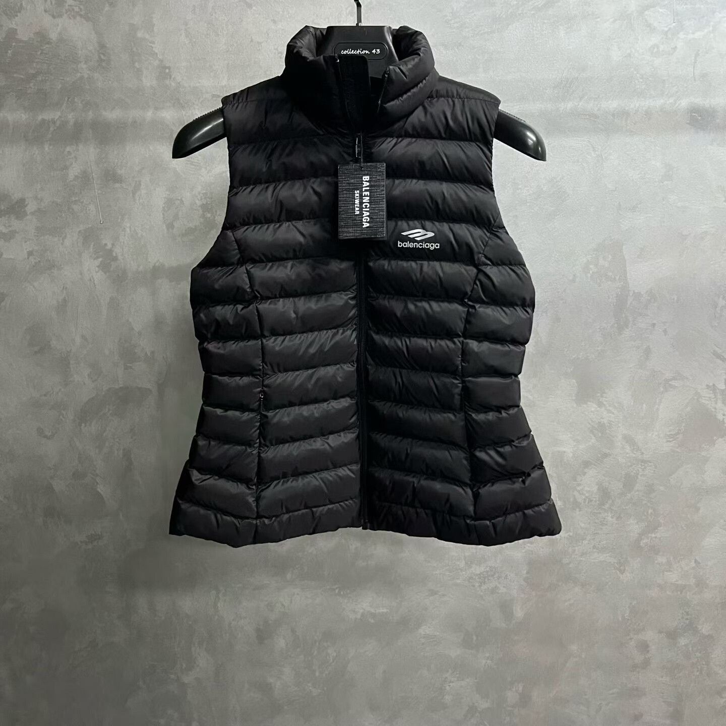 Balenciaga Balenciaga Down Printed Black Vest S Women Size S / US 4 / IT 40 - 1 Thumbnail