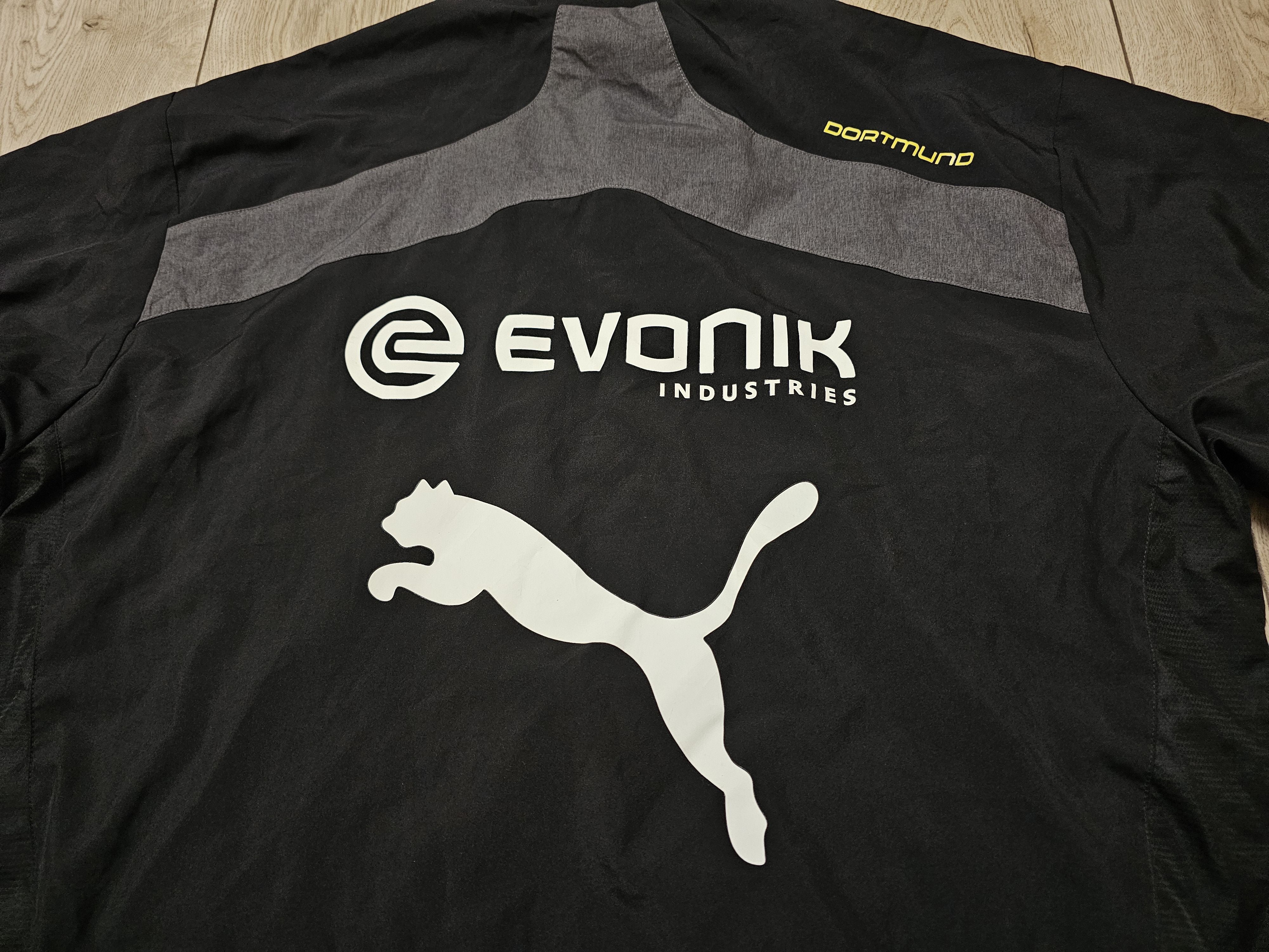 Puma BORUSSIA DORTMUND TRAINING FOOTBALL JACKET BVB SOCCER JACKET Size US XL / EU 56 / 4 - 5 Thumbnail