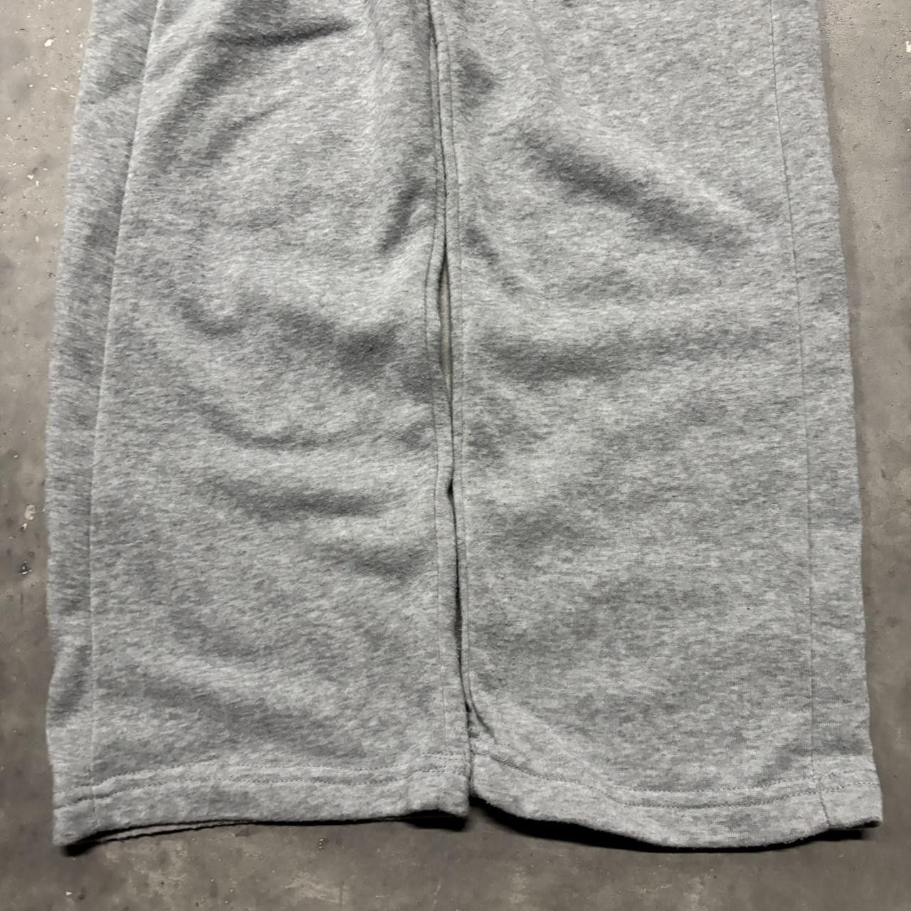 Japanese Brand × Vintage Crazy Vintage Y2K/2000s Light Grey Essential Sweatpants! Size US 30 / EU 46 - 5 Thumbnail