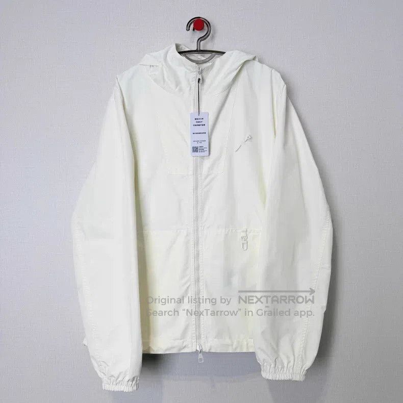 Louis Vuitton Louis Vuitton White double-sided assault jacket Size US L / EU 52-54 / 3 - 1 Thumbnail
