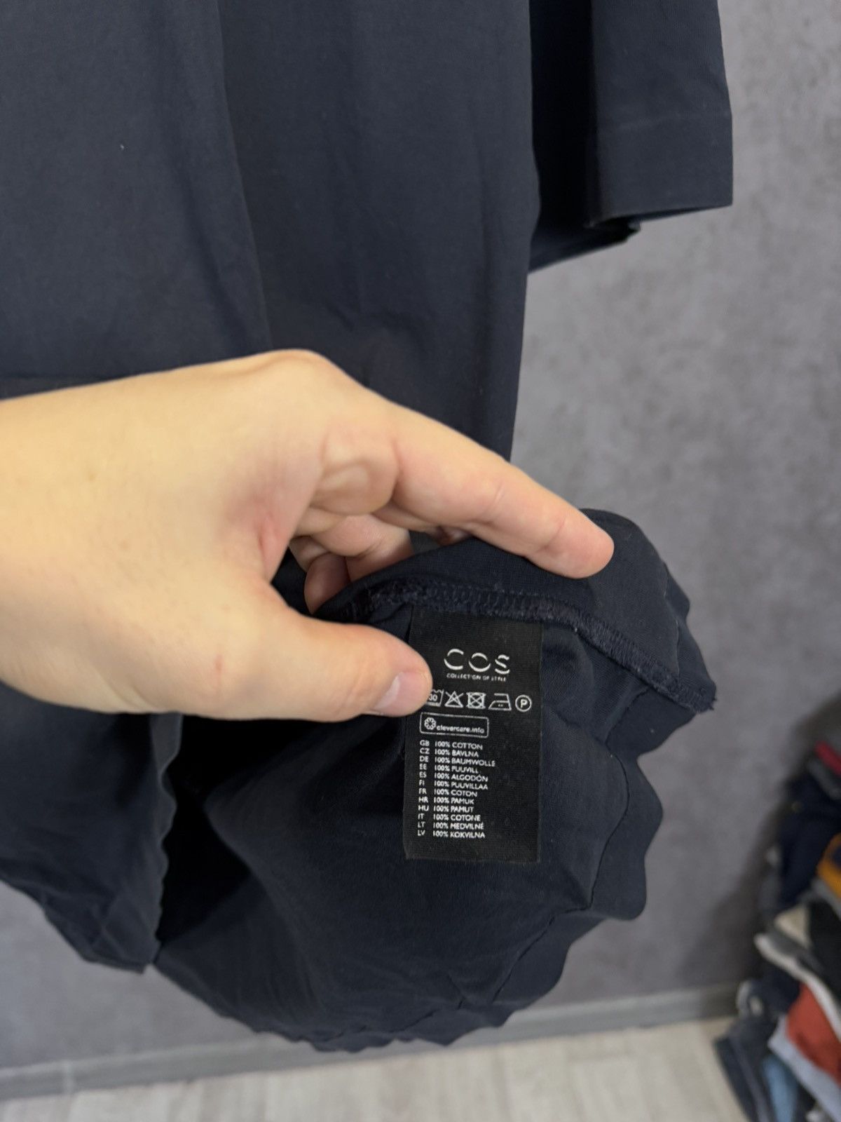 Cos × Designer Cos designer tee Size US XL / EU 56 / 4 - 4 Thumbnail