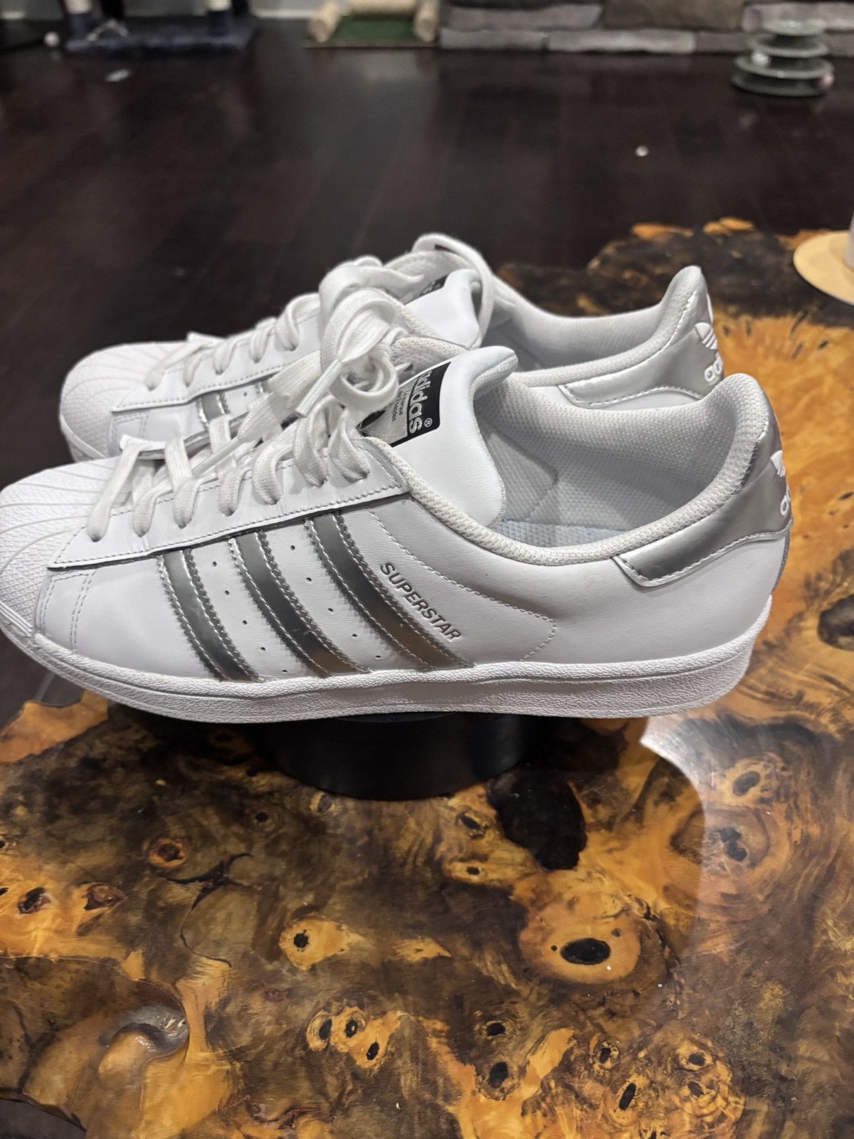 Adidas Adidas Superstar White/Silver MINT Cond. Size 10 Womans Size US 10 / IT 40 - 4 Thumbnail