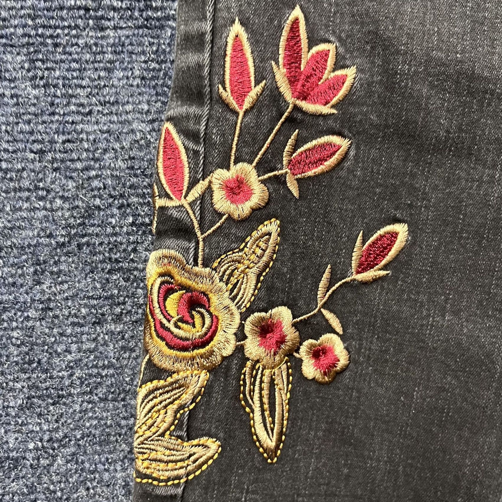 Vintage Y2K Seven7 High Rise Ankle Skinny Jeans Womens 16 Black Floral Embroidered Denim Size 38" / US 16 / IT 52 - 2 Thumbnail