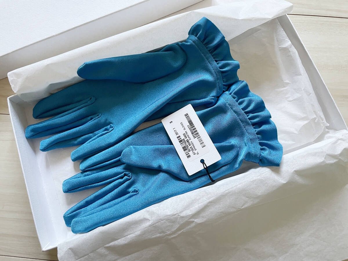 Balenciaga Spring 2017 RTW Gloves Size ONE SIZE - 2 Thumbnail