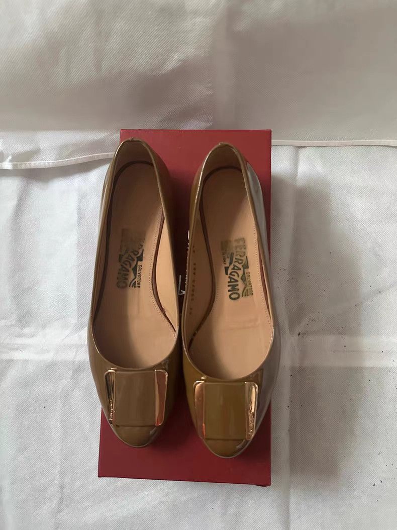 Salvatore Ferragamo Ferragamo Patent Leather Flats Q9 Size US 7 / IT 37 - 5 Thumbnail