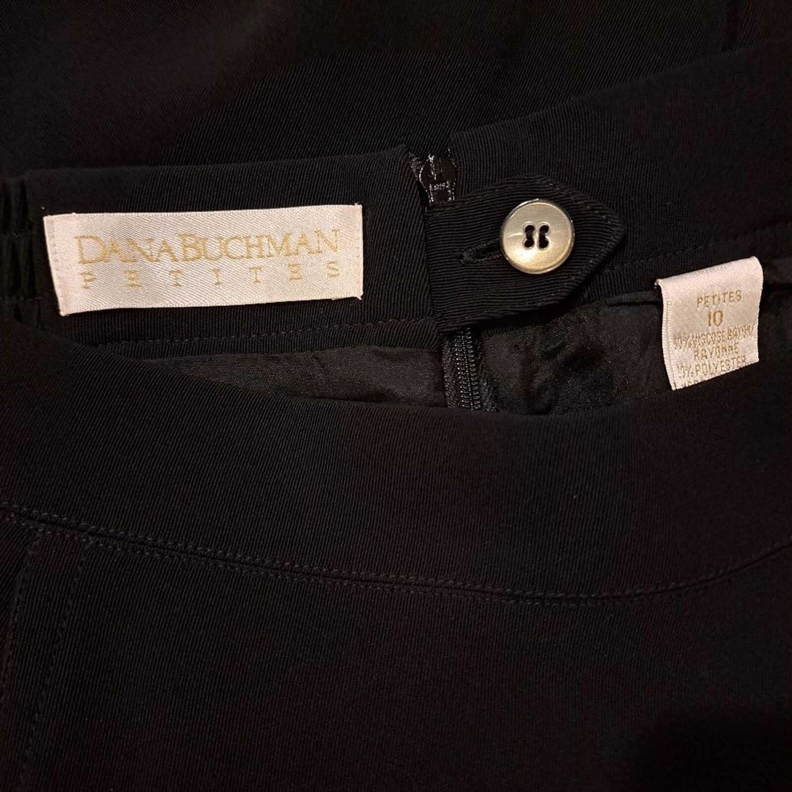 Other Dana Buchman Petites straight black skirt, lined, size 10P Size 32" / US 10 / IT 46 - 3 Thumbnail