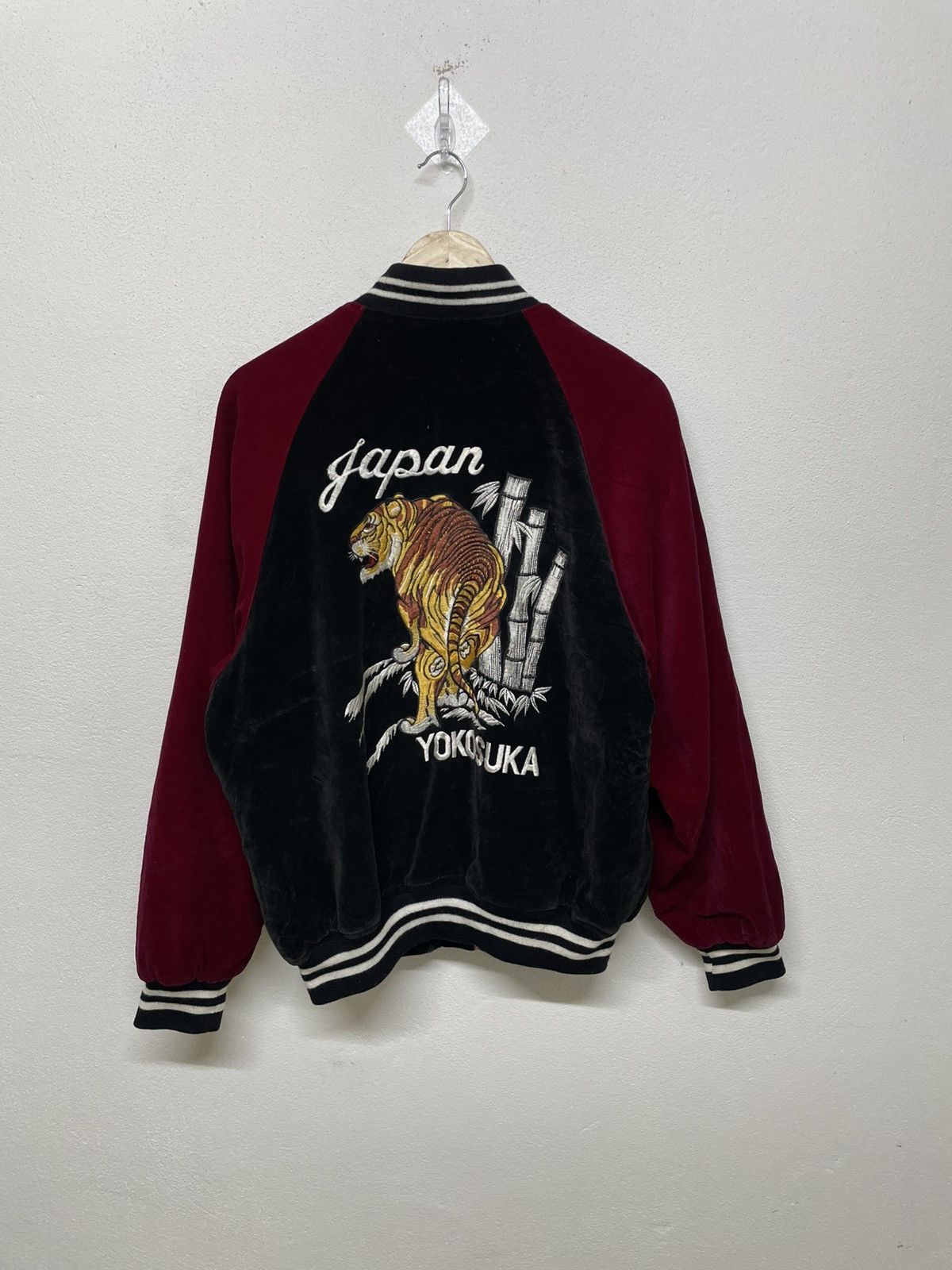 Velvet Vintage Souvenir Japan Yokosuka Embroidered Velvet Jacket Size US L / EU 52-54 / 3 - 1 Thumbnail