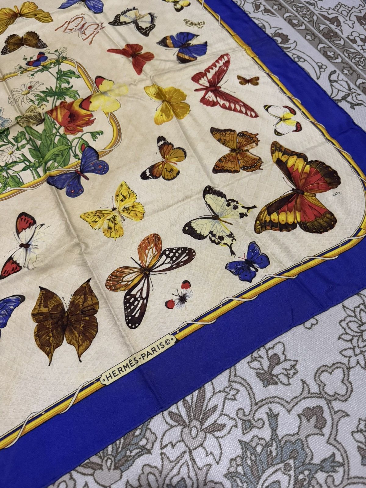 Hermes × Vintage RARE! HERMÈS silk carré "FARANDOLE" Butterflies Plisse Scarf Size ONE SIZE - 3 Thumbnail