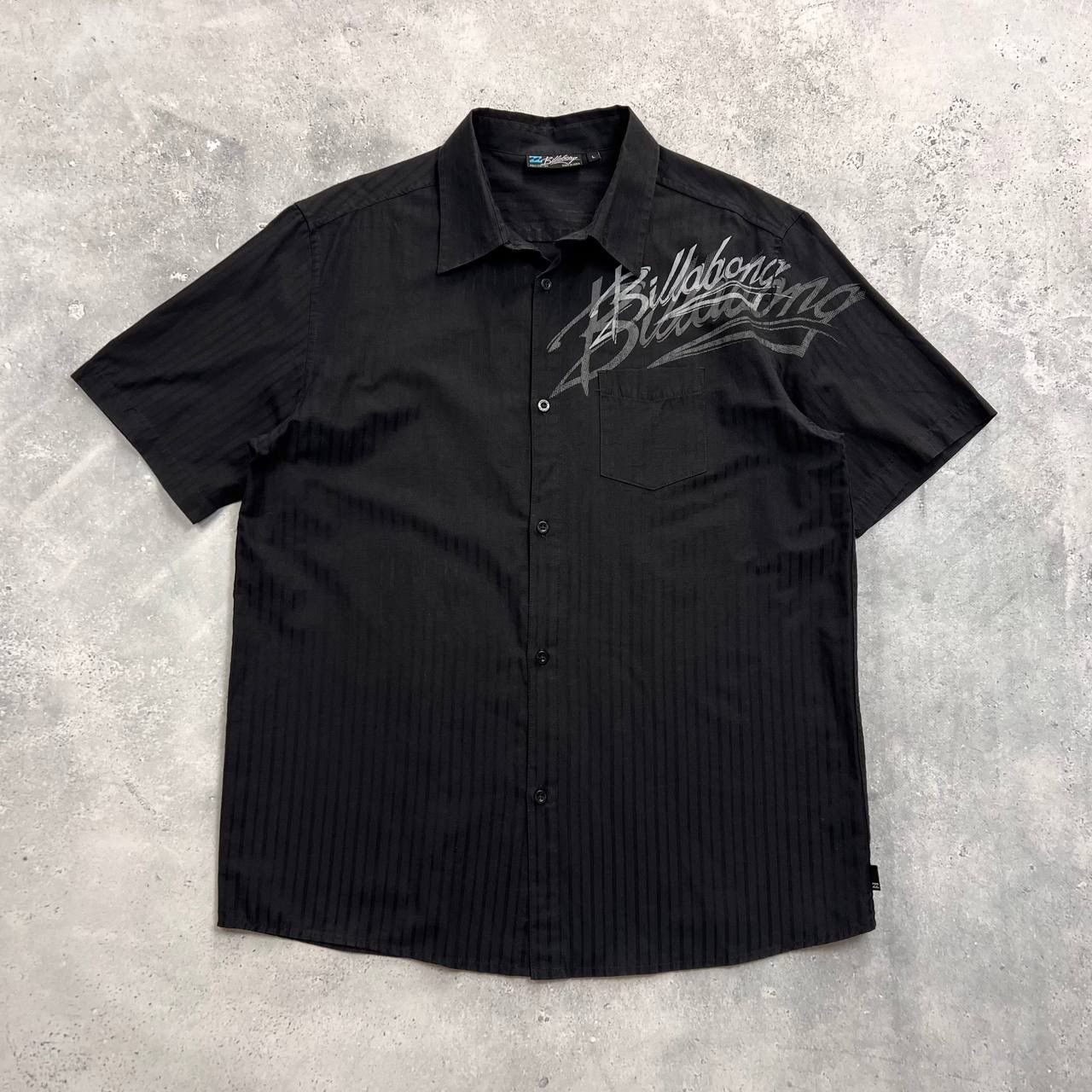 Billabong Vintage 2000s Billabong Surf SS Button-Up Collar Shirt Black Size US L / EU 52-54 / 3 - 1 Thumbnail