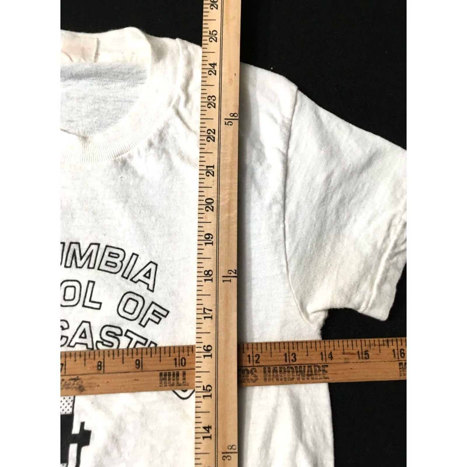 Vintage VINTAGE COLUMBIA SCHOOL OF BROADCASTING 1992 T-Shirt Small Single Stitch White health knit Mens Size US S / EU 44-46 / 1 - 5 Thumbnail