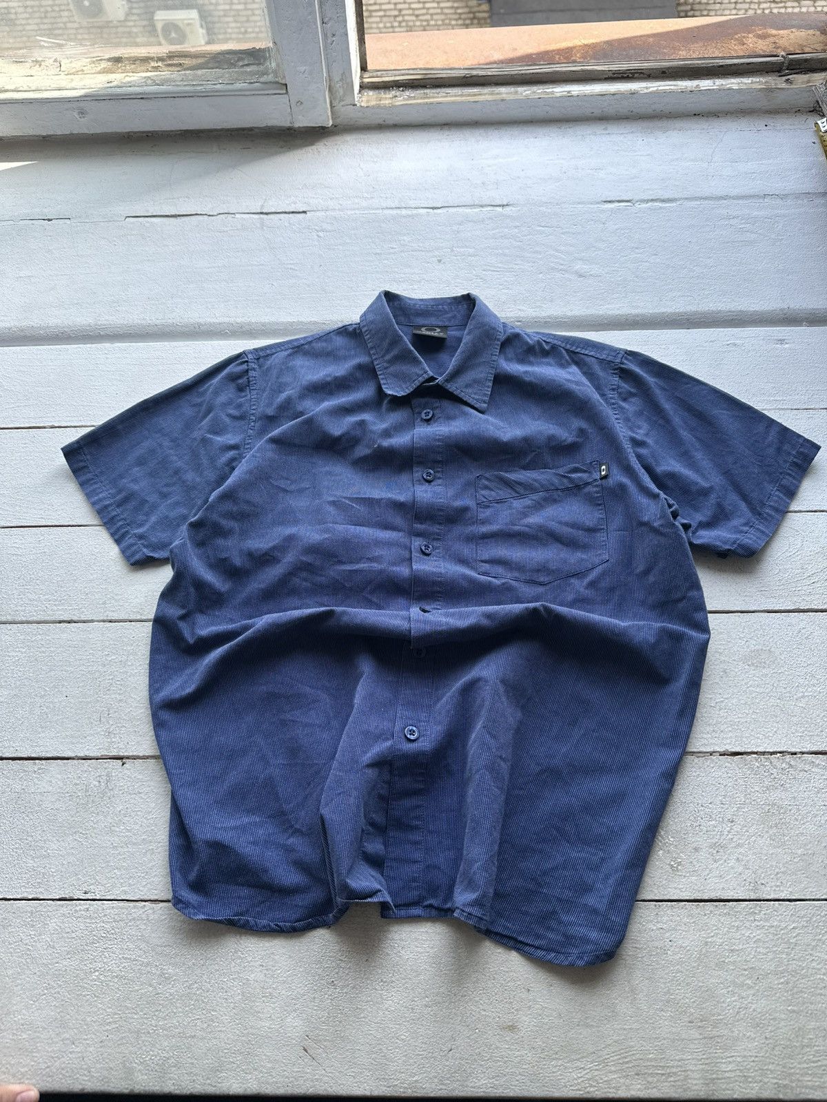 🚨 VINTAGE OAKLEY LOGO SHORT SLEEVE SHIRT BLUE RARE GORPCORE