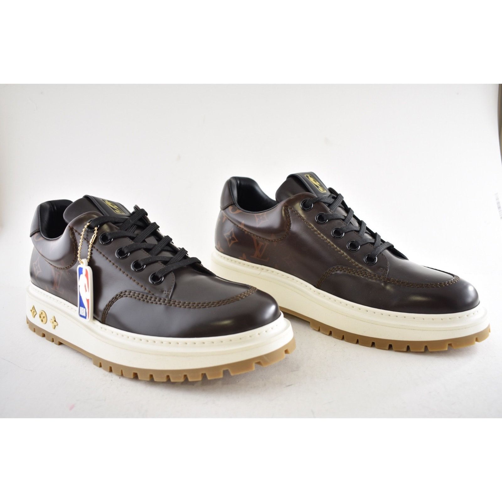 Louis Vuitton Louis Vuitton LV x NBA Abbesses Derby Ebony Brown Size US 10 / EU 43 - 5 Thumbnail