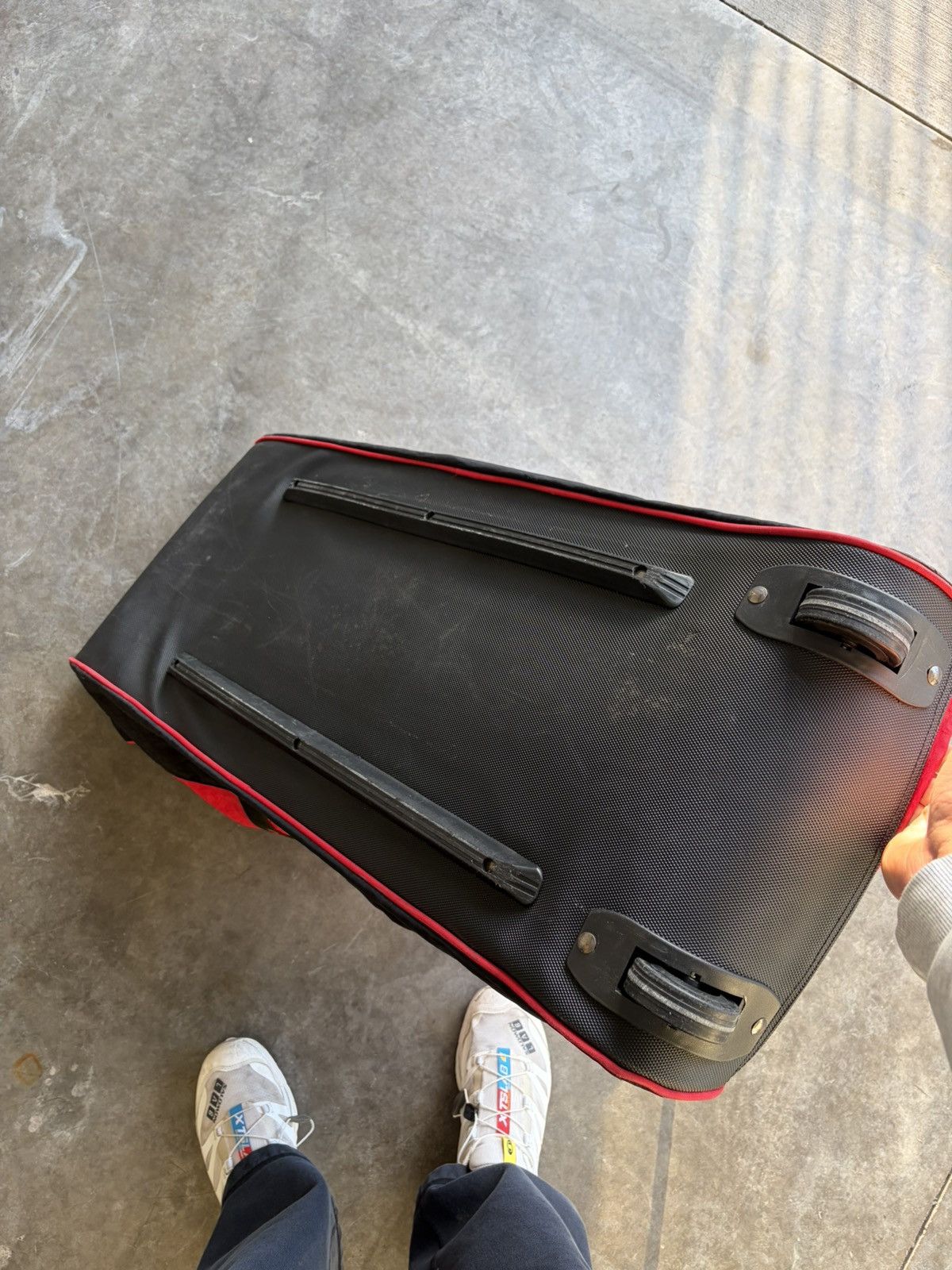 Marlboro Vintage Marlboro Rolling Travel Duffle Bag Suit Case 1990s Size ONE SIZE - 3 Thumbnail