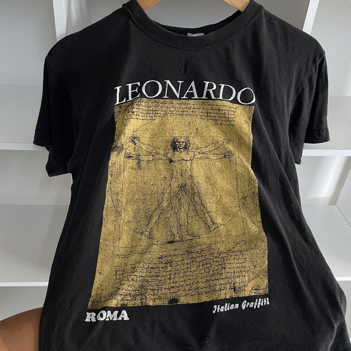 Vintage Vintage 90s Leonardo Da Vinci Vitruvian Man Roma Tourist Tee Size US XS / EU 42 / 0 - 9 Thumbnail