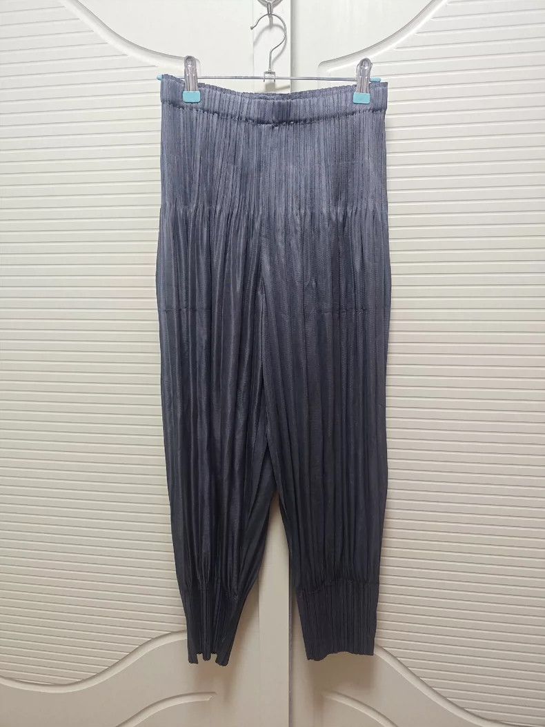 Issey Miyake Issey Miyake Dark grey puff pants Size 25" / US 0 / IT 36 - 1 Thumbnail