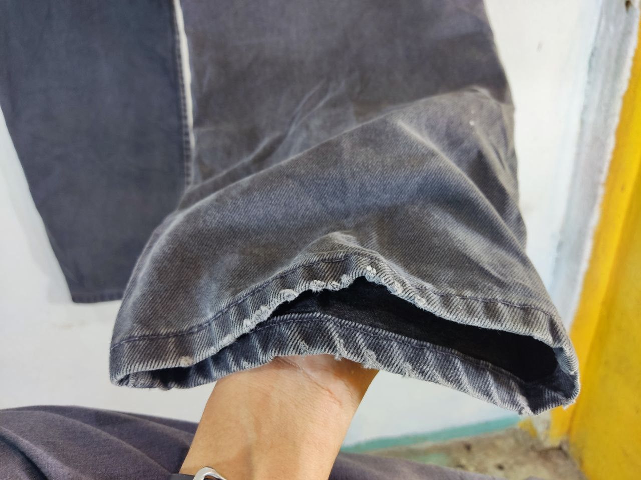 Levi's vintage levis 550 relaxed fit black denim nice design Size US 39 - 12 Thumbnail