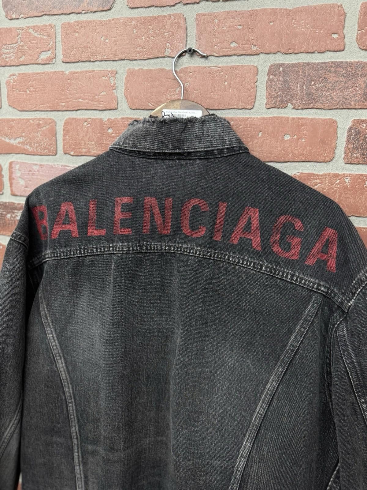 Balenciaga Balenciaga Black/Red Logo Denim Jean Jacket $1400 Size (50) Size US M / EU 48-50 / 2 - 14 Thumbnail