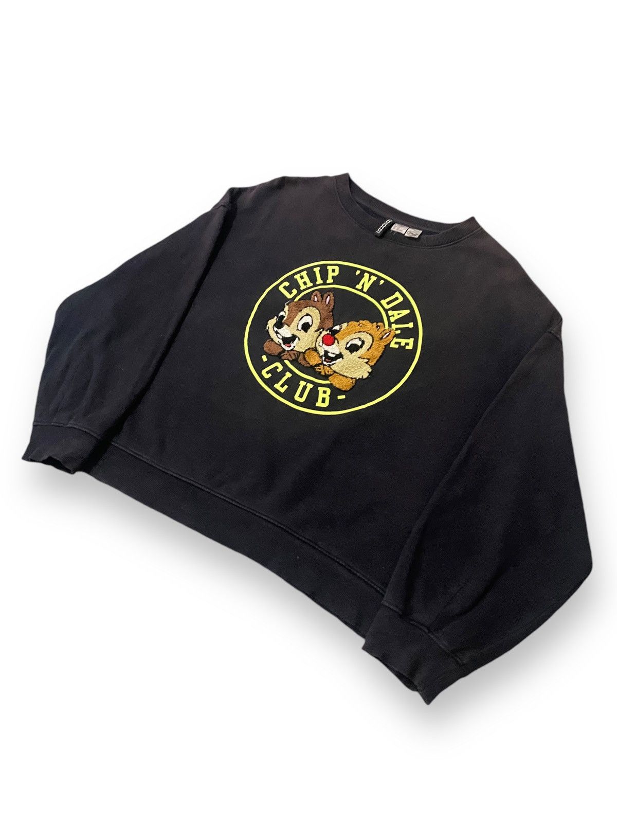 Disney × Divided × H&M H&M X DISNEY CHIP N DALE CLUB FLEECE CROP SWEATSHIRT Size US L / EU 52-54 / 3 - 2 Thumbnail