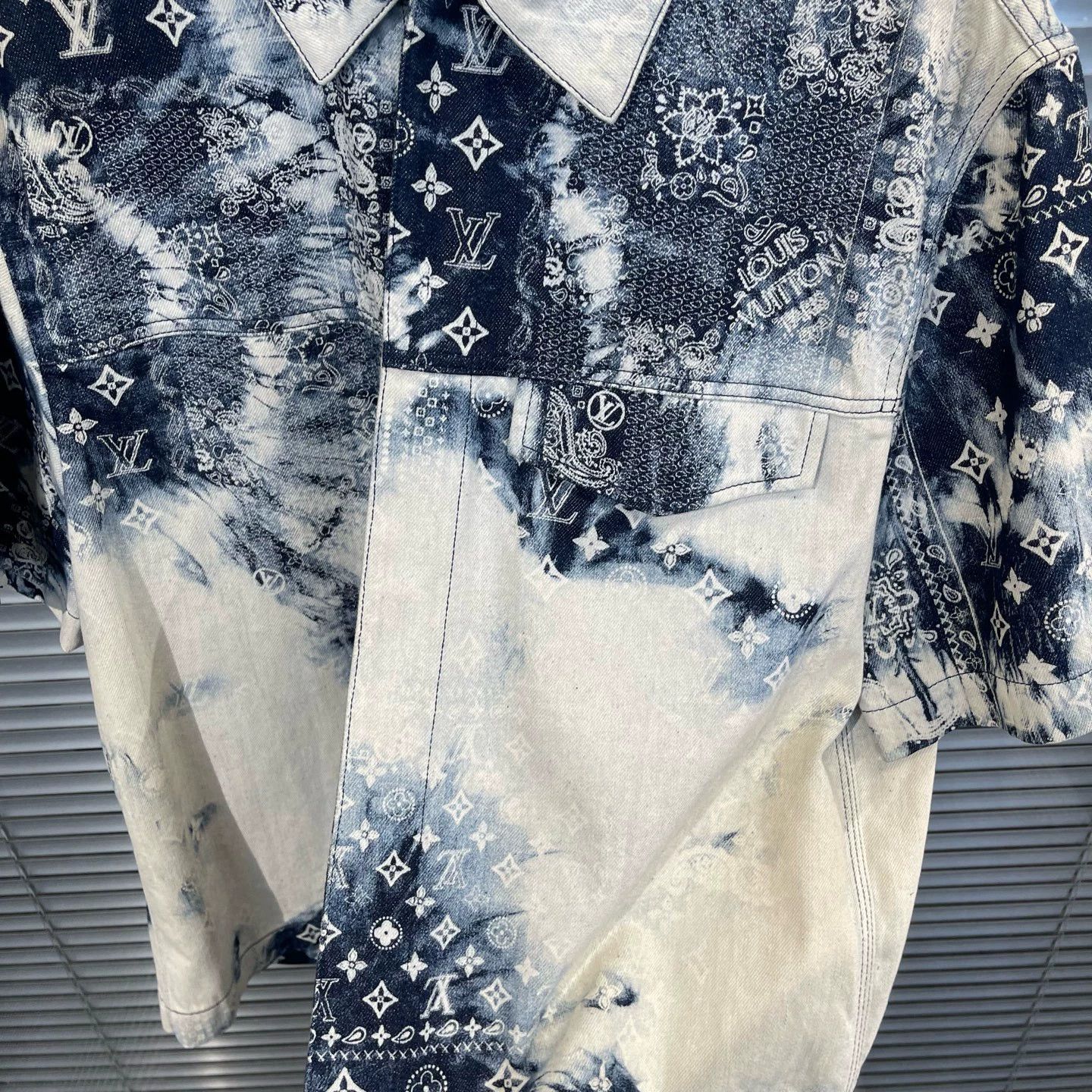 Louis Vuitton Louis Vuitton Monogram allover print short-sleeve shirt L Size US M / EU 48-50 / 2 - 4 Thumbnail