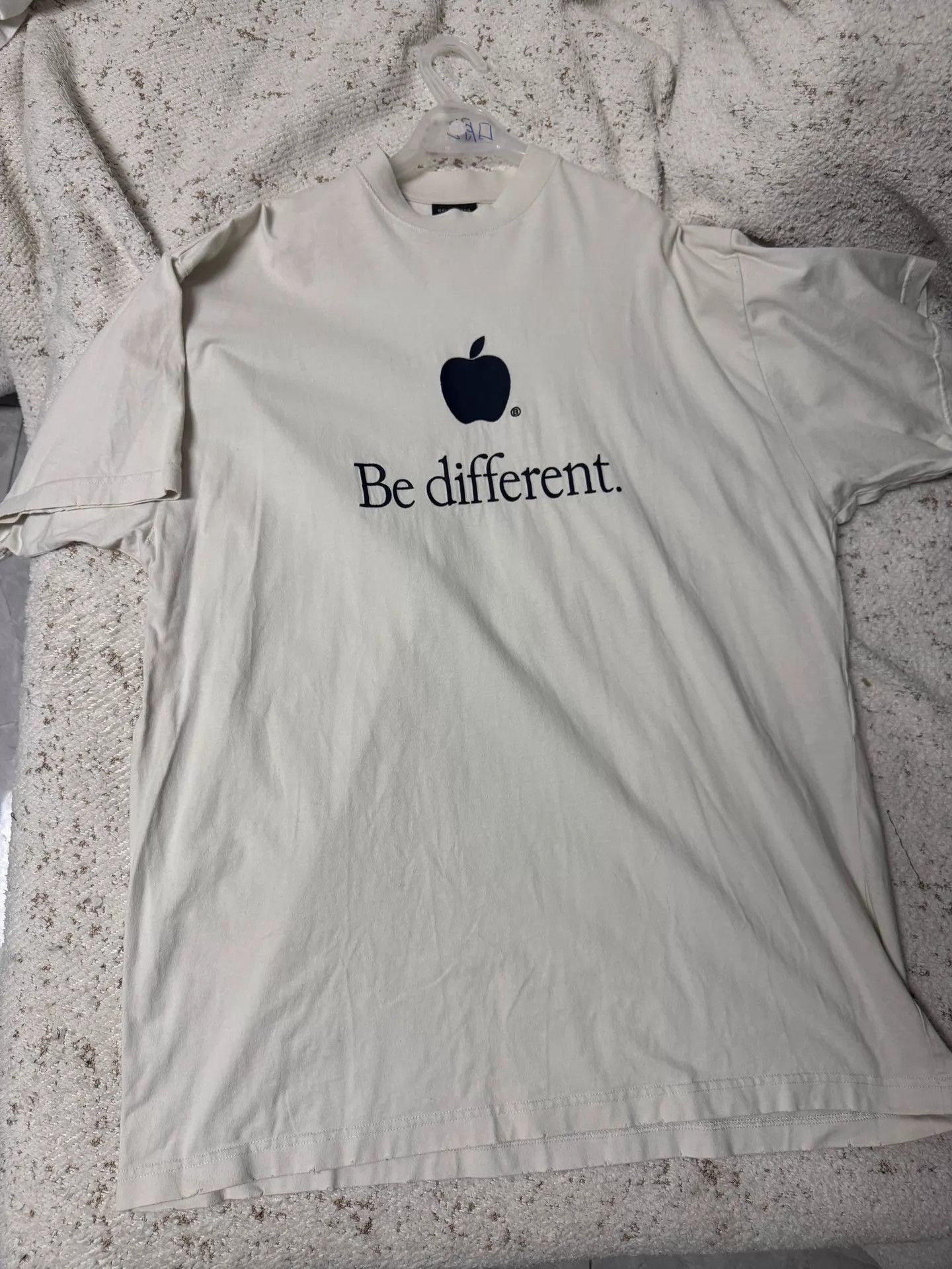 Balenciaga Balenciaga Apple SS Tee Size 1 Oversized Size S / US 4 / IT 40 - 1 Thumbnail