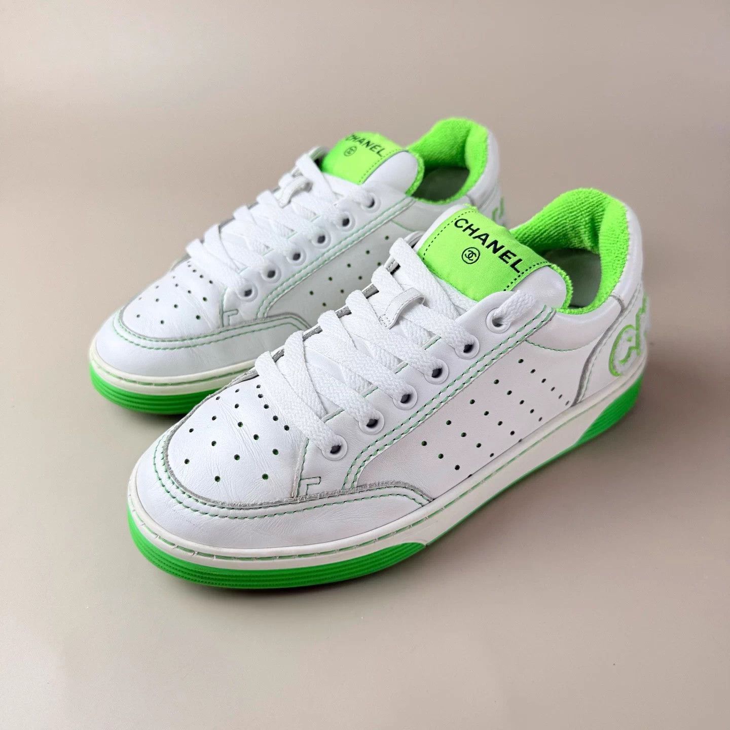 Chanel CHANEL white green logo lace-up sneakers 95 new Size US 5.5 / IT 35.5 - 1 Thumbnail