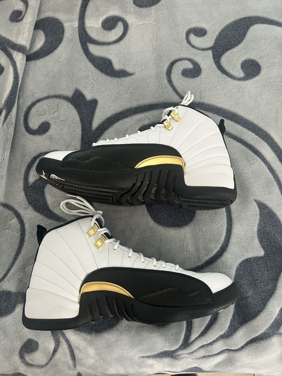 Jordan Brand Jordan 12 Royalty Taxi Size US 10 / EU 43 - 2 Thumbnail