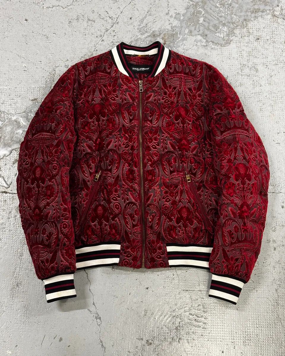 Dolce & Gabbana 2010s Dolce & Gabbana Red Baroque Pattern Velvet Puffer Jacket Size US M / EU 48-50 / 2 - 1 Thumbnail